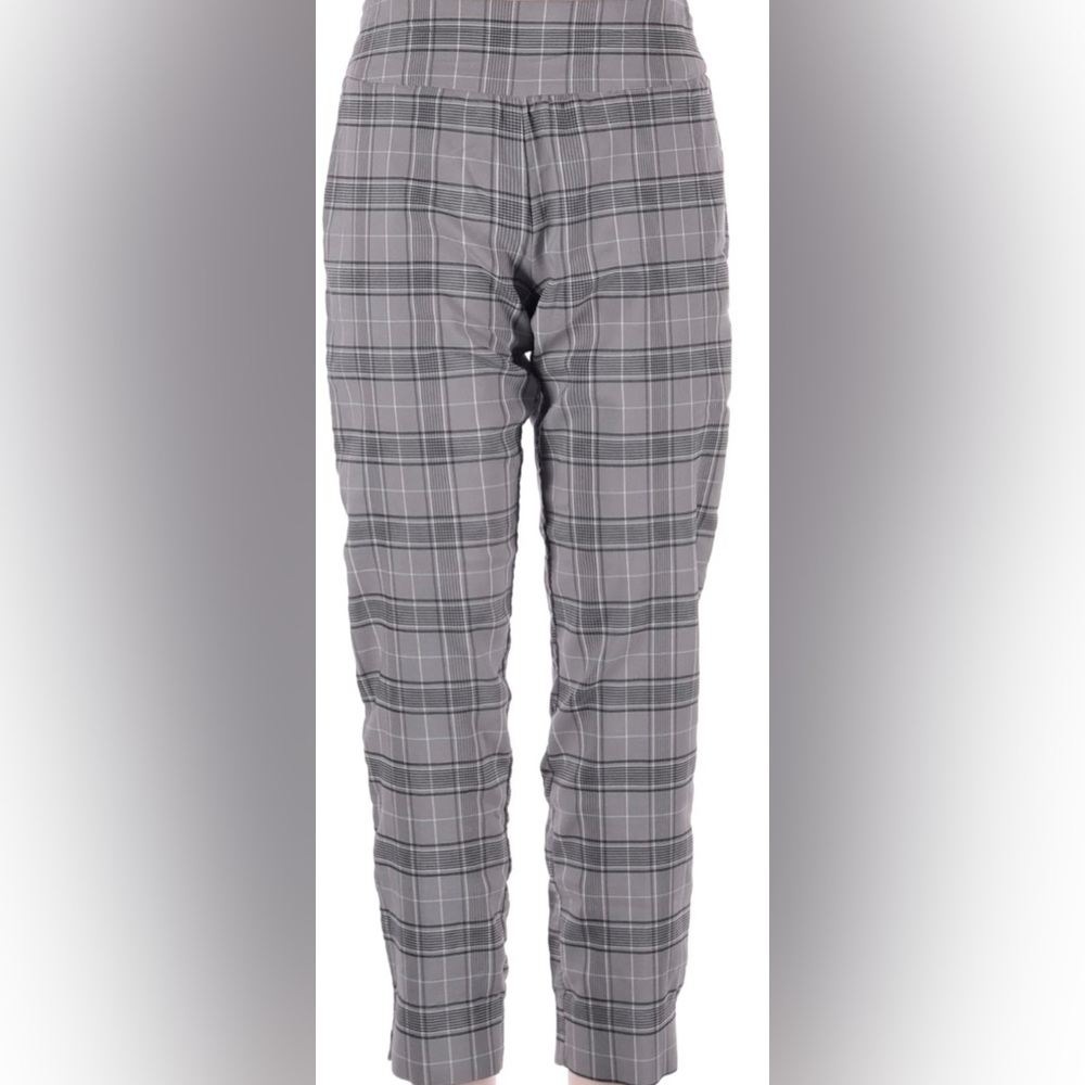 Zac and Rachel size 16 women’s pull on trousers.